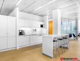Büros zu vermieten in Arbeitsplätze, Services und Support unterstützen Sie bei der Arbeit in Regus Twin Towers