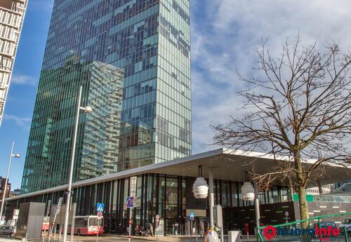 Büros zu vermieten in Arbeitsplätze, Services und Support unterstützen Sie bei der Arbeit in Regus Twin Towers